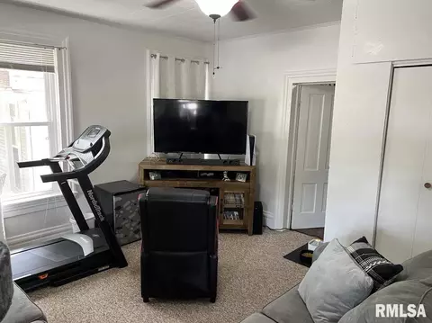 322 S Madison St, Macomb, IL 61455 photo 5