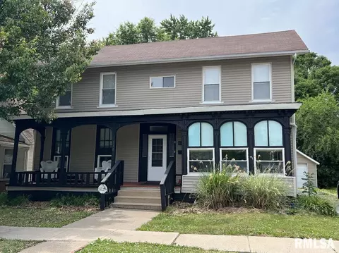 322 S Madison St, Macomb, IL 61455