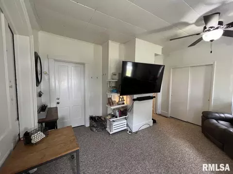 322 S Madison St, Macomb, IL 61455 photo 12