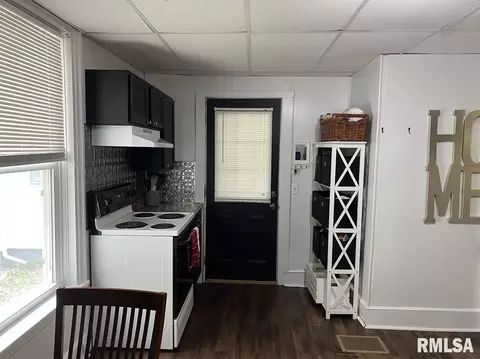 322 S Madison St, Macomb, IL 61455 photo 8