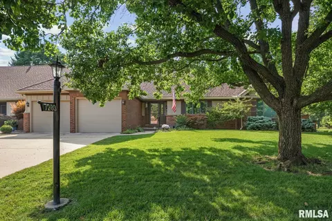 7203 N Charles Way, Peoria, IL 61614