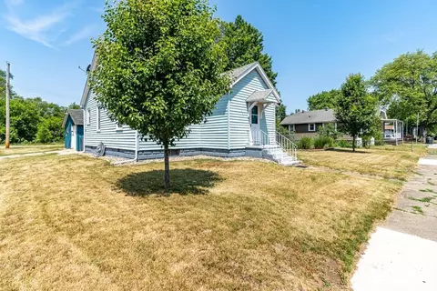 201 1st St, South Pekin, IL 61564