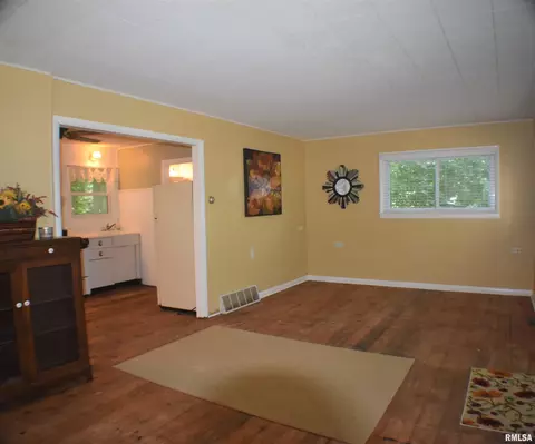 24692 E Barker, Canton, IL 61520 photo 12