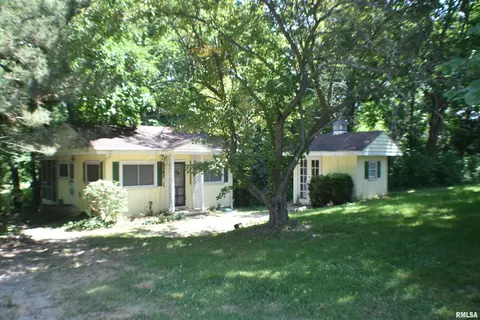 24692 E Barker, Canton, IL 61520 photo 3