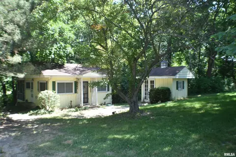 24692 E Barker, Canton, IL 61520 photo 2