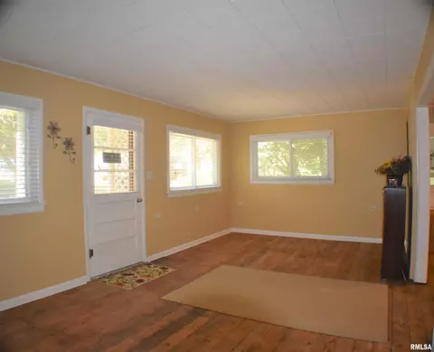 24692 E Barker, Canton, IL 61520 photo 15