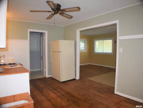24692 E Barker, Canton, IL 61520 photo 21