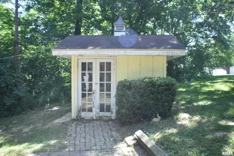 24692 E Barker, Canton, IL 61520 photo 4