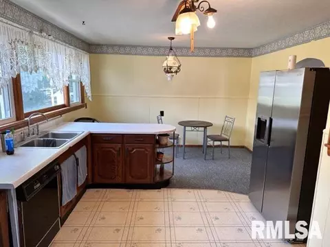 147 E Main St, Cuba, IL 61427 photo 8