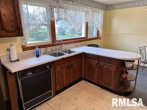147 E Main St, Cuba, IL 61427 photo 10