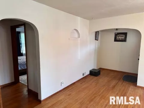 147 E Main St, Cuba, IL 61427 photo 3