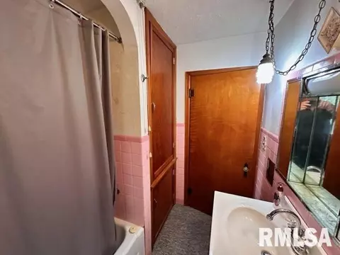 147 E Main St, Cuba, IL 61427 photo 24