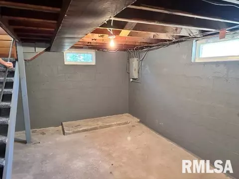 147 E Main St, Cuba, IL 61427 photo 29