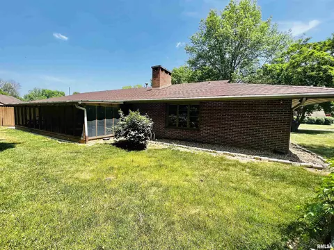 610 Lincoln Dr, Macomb, IL 61455 photo 4