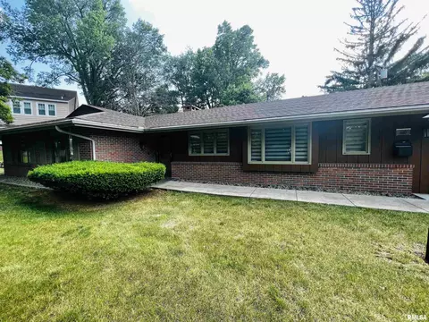 610 Lincoln Dr, Macomb, IL 61455 photo 2