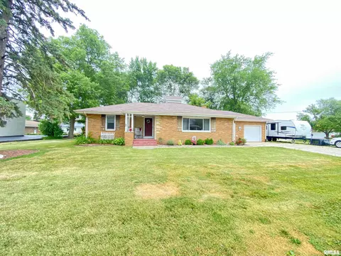 216 E High St, Princeville, IL 61559