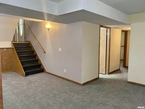 124 Doe Run, Macomb, IL 61455 photo 29