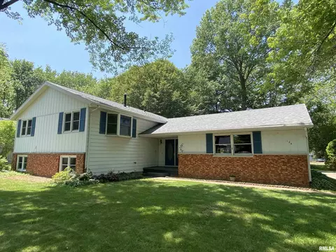 124 Doe Run, Macomb, IL 61455 photo 3