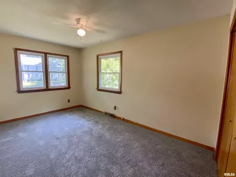 124 Doe Run, Macomb, IL 61455 photo 27