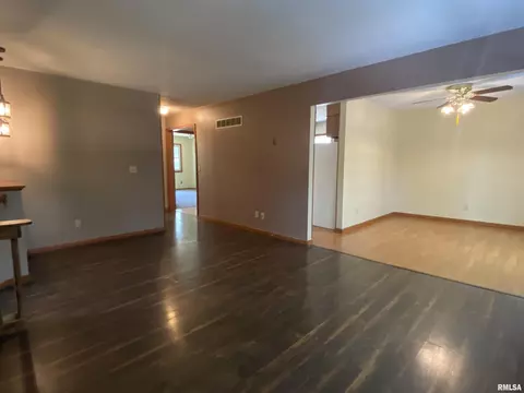 124 Doe Run, Macomb, IL 61455 photo 15
