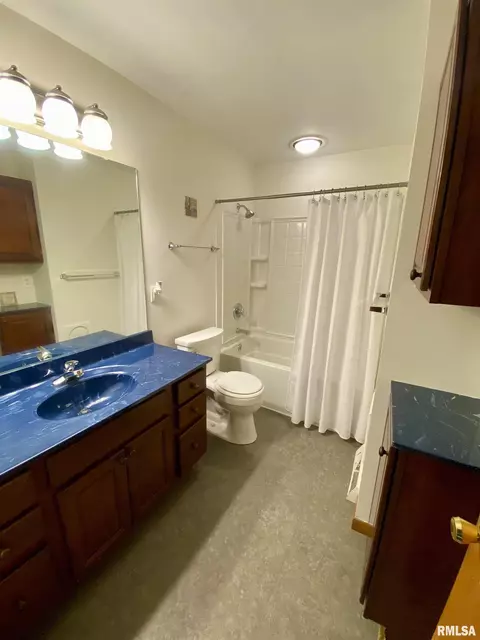 124 Doe Run, Macomb, IL 61455 photo 24