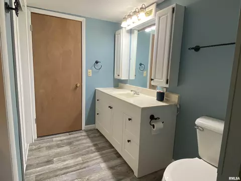 124 Doe Run, Macomb, IL 61455 photo 35