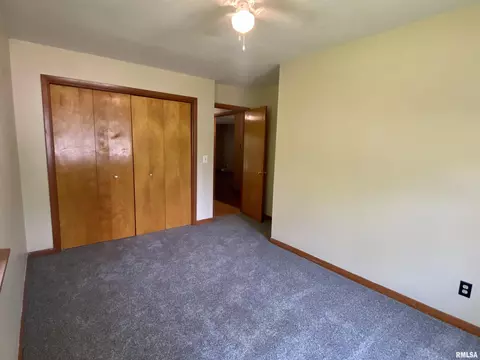 124 Doe Run, Macomb, IL 61455 photo 26