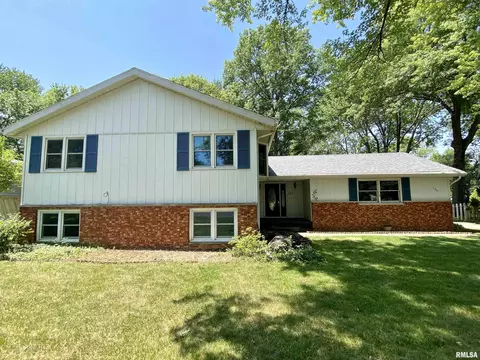 124 Doe Run, Macomb, IL 61455 photo 4