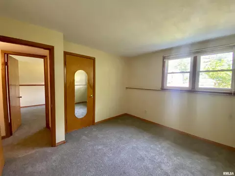 124 Doe Run, Macomb, IL 61455 photo 37