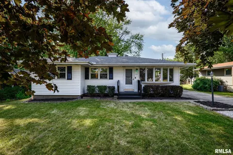 5709 N Hamilton Rd, Peoria, IL 61614