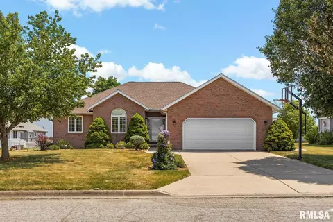 117 Heatherview Dr, East Peoria, IL 61611