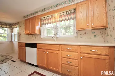 109 Devonshire Rd, Washington, IL 61571 photo 16