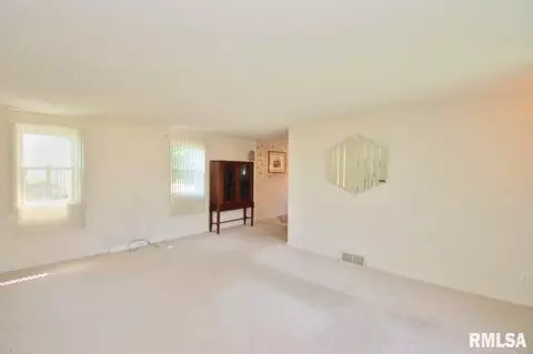 109 Devonshire Rd, Washington, IL 61571 photo 22