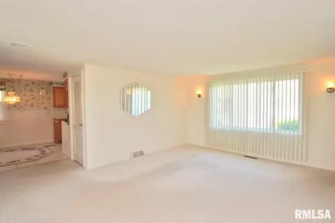 109 Devonshire Rd, Washington, IL 61571 photo 23