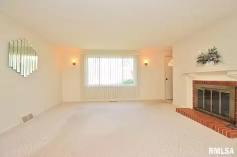 109 Devonshire Rd, Washington, IL 61571 photo 20