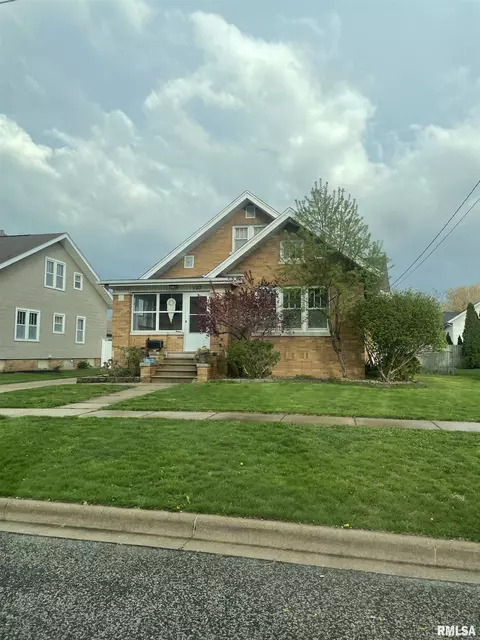 120 N 4th Ave, Morton, IL 61550