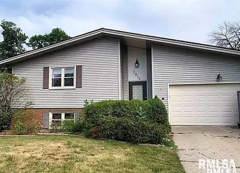 2015 Highwood Ave, Pekin, IL 61554