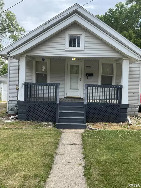 721 E Seneca Pl, Peoria, IL 61603