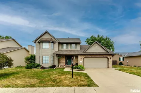 213 White Clover Dr, Chillicothe, IL 61523