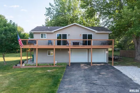 2196 N Lakeview Rd, Dahinda, IL 61428
