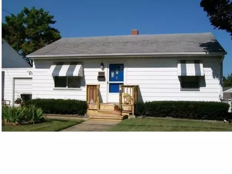 1507 N 11th St, Pekin, IL 61554