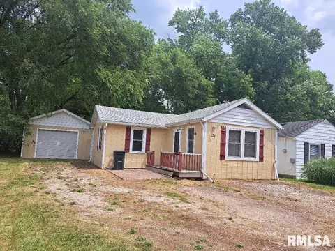 132 Catherine St, East Peoria, IL 61611