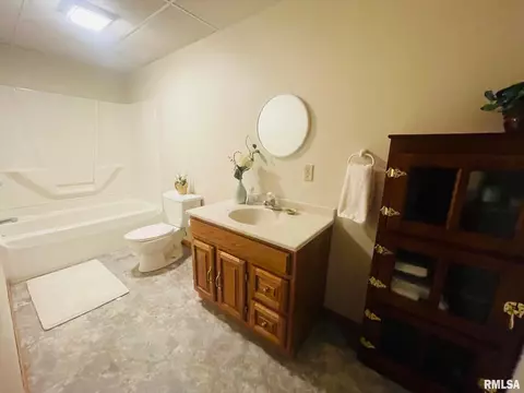 1413 Stacy Ln, Macomb, IL 61455 photo 37