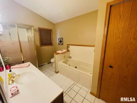 1413 Stacy Ln, Macomb, IL 61455 photo 25