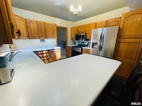 1413 Stacy Ln, Macomb, IL 61455 photo 12