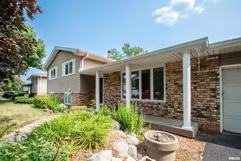 7816 W Mohawk Trl, Peoria, IL 61604