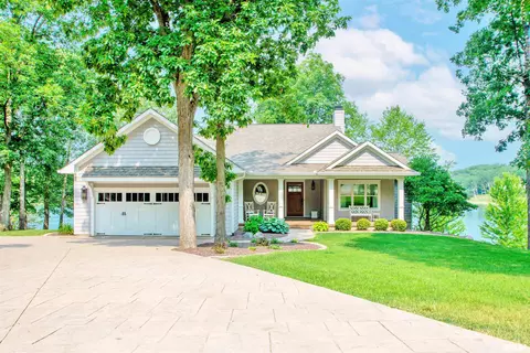 152 Poplar Ct, Dahinda, IL 61428