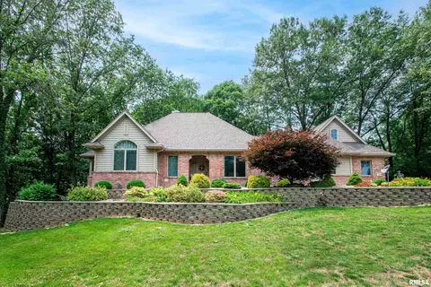 7002 W Saddlebrook Dr, Mapleton, IL 61547