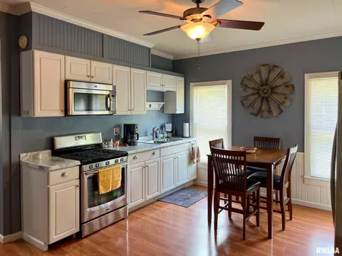104 N 4th St, Dunlap, IL 61525 photo 2