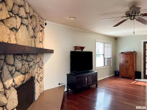 104 N 4th St, Dunlap, IL 61525 photo 8